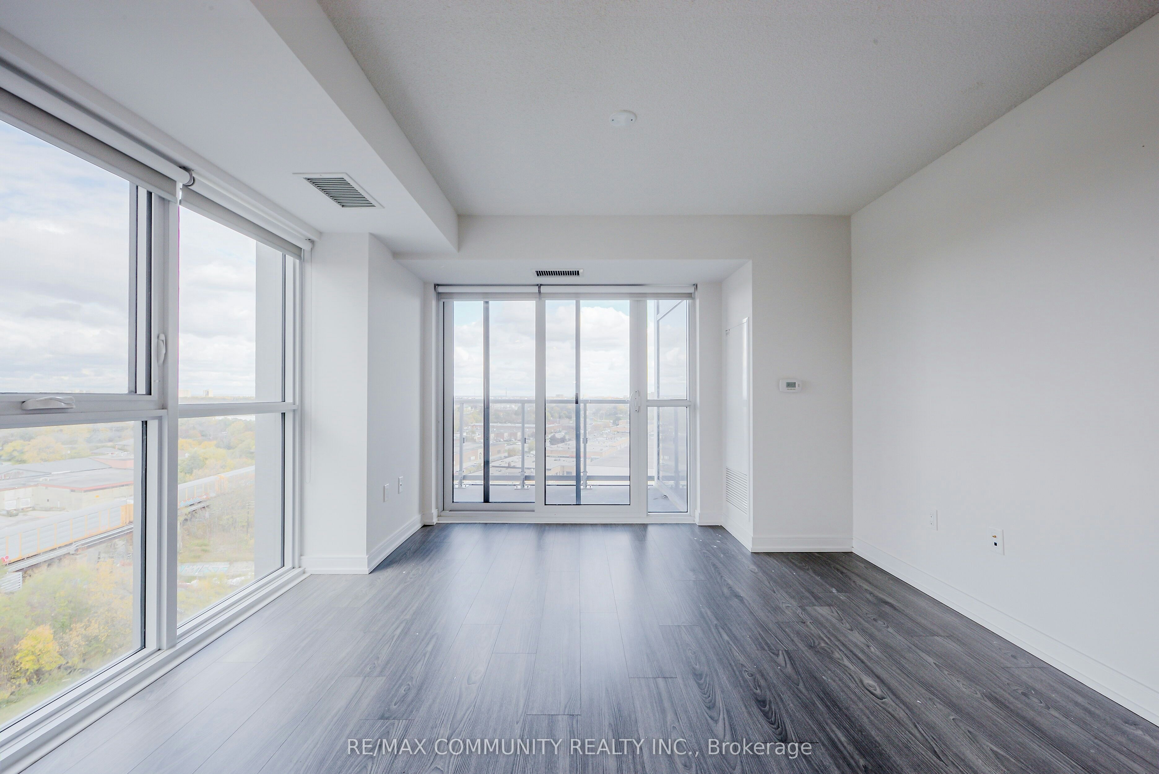 1102-225 Village Green Square, Toronto, ON, M1S 0N4 - 16