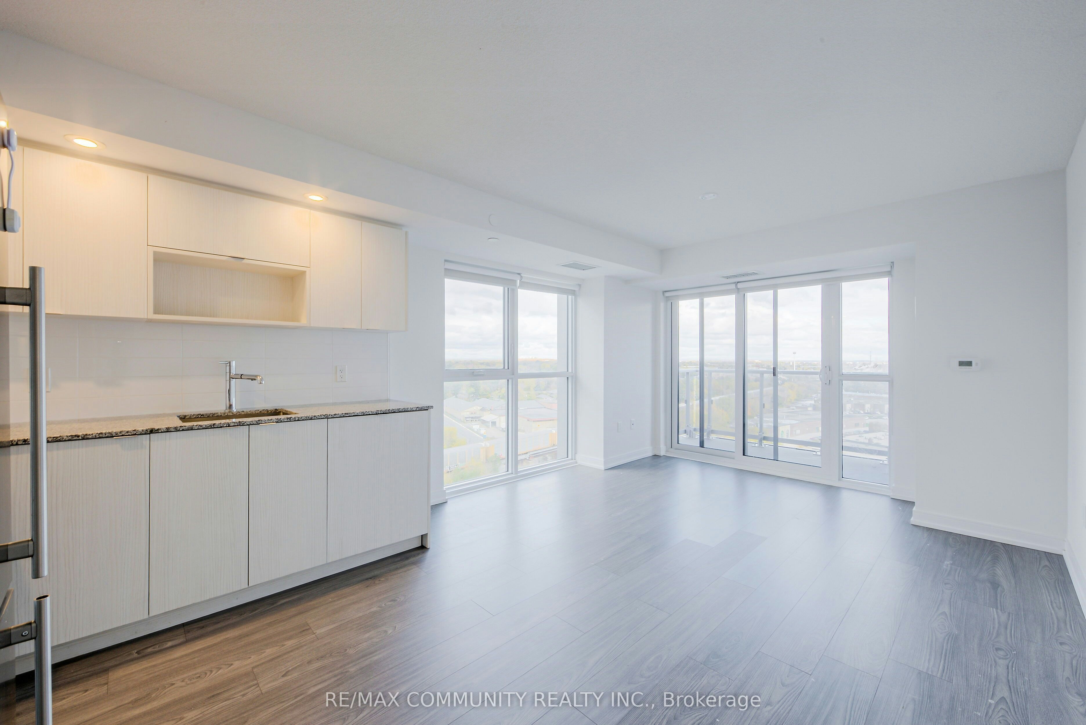 1102-225 Village Green Square, Toronto, ON, M1S 0N4 - 10