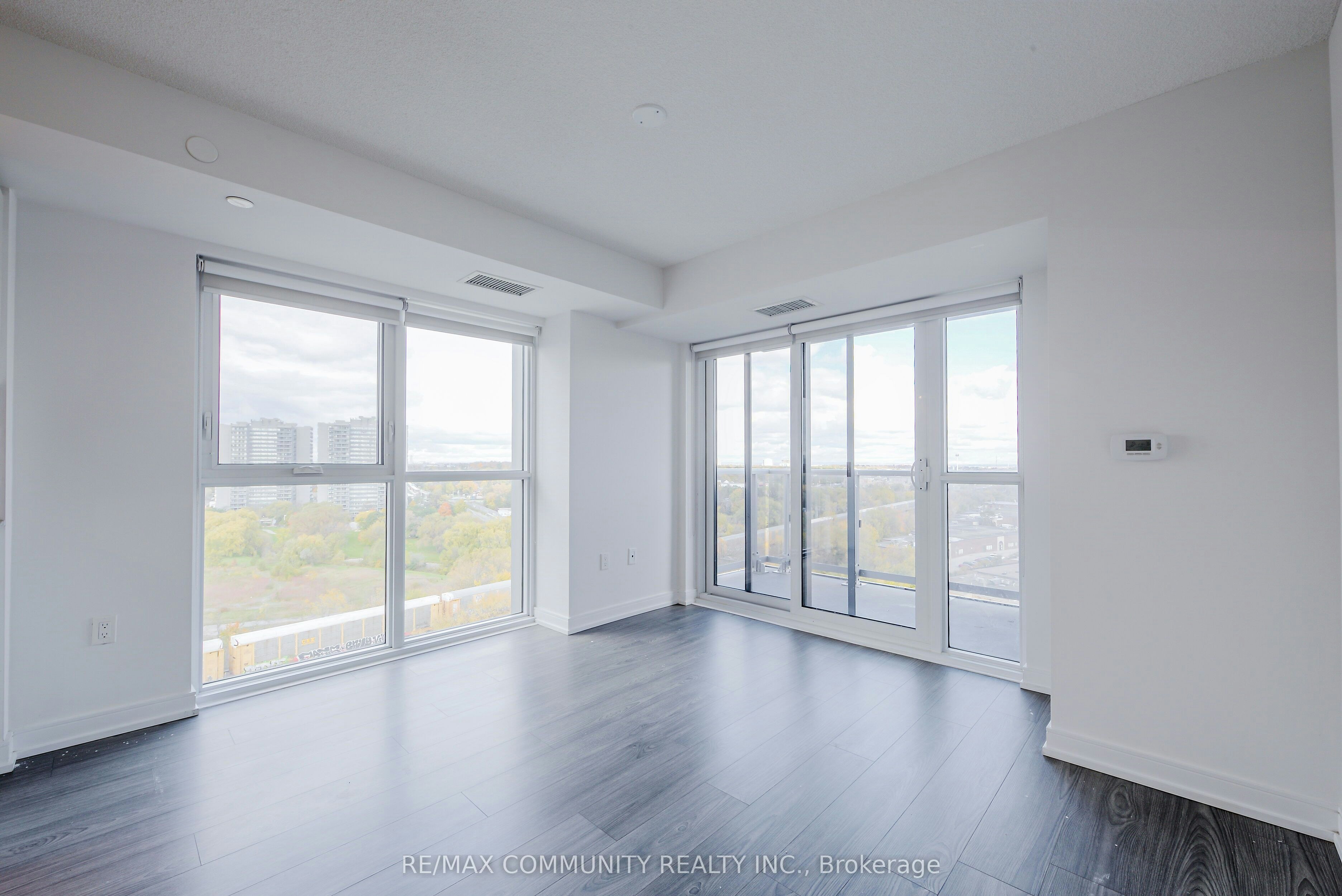 1102-225 Village Green Square, Toronto, ON, M1S 0N4 - 17