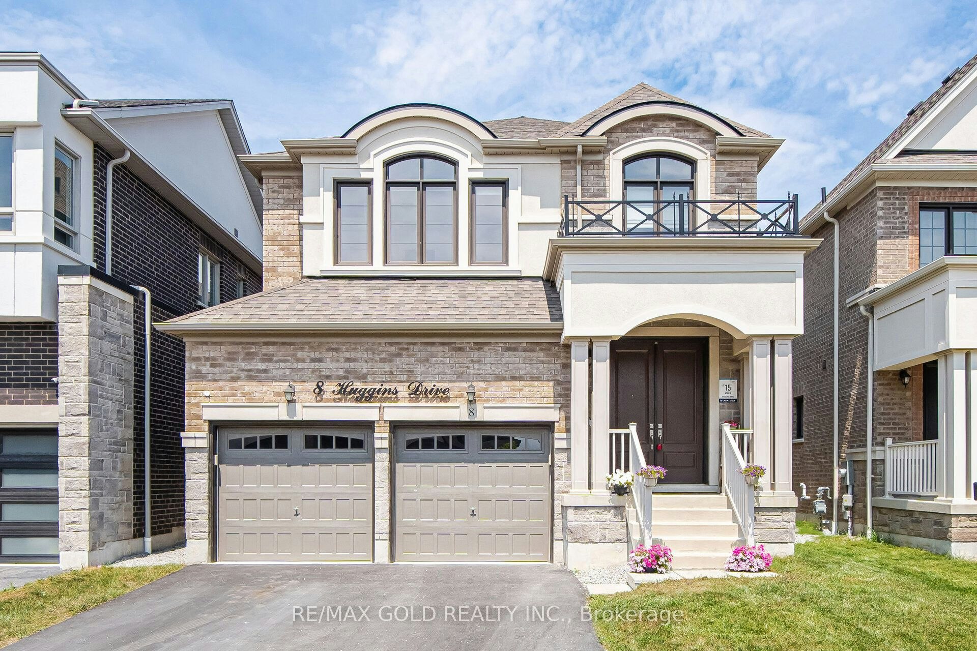 8 Huggins Drive, Whitby, ON, L1P 0N4