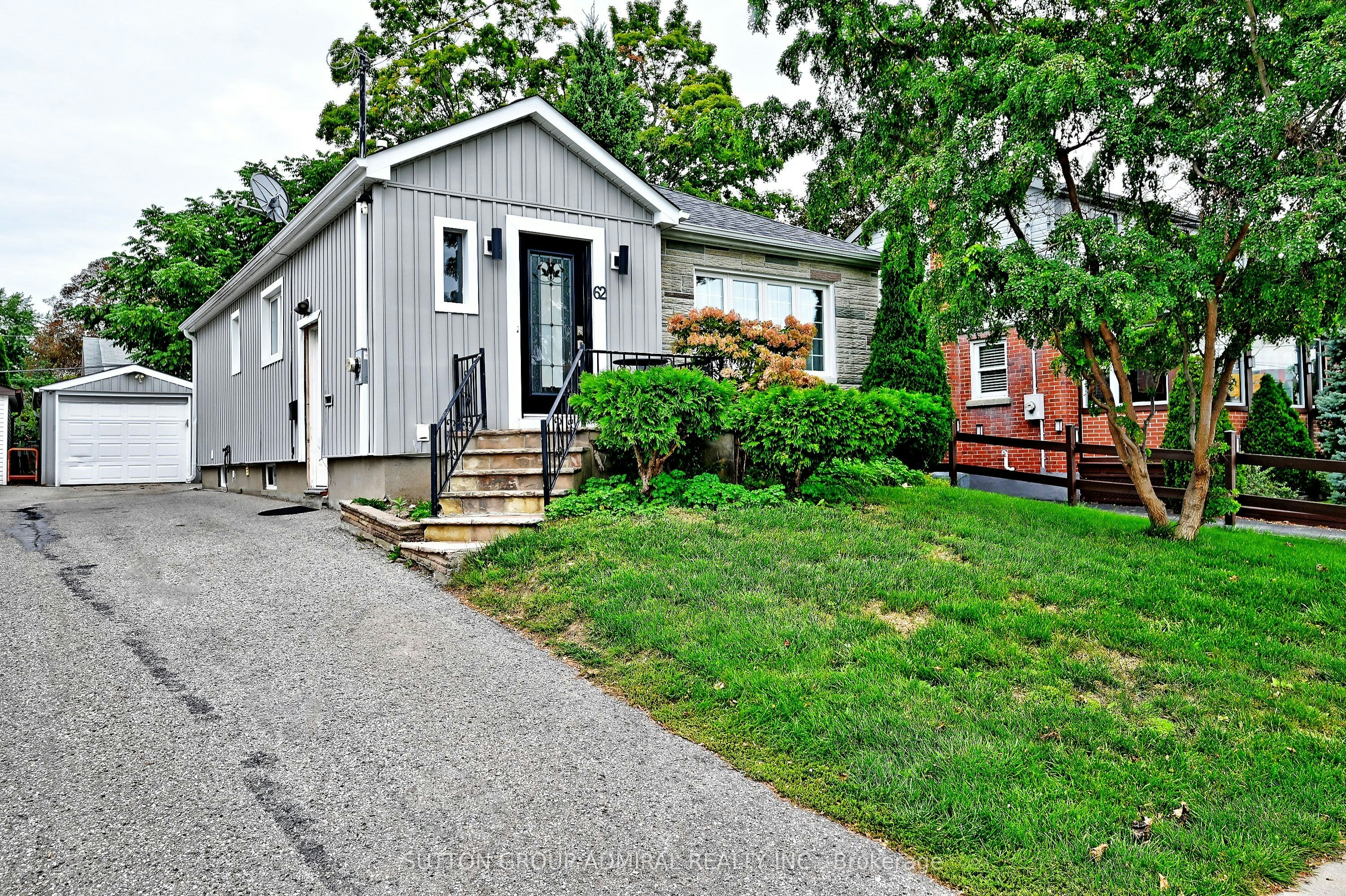 62 Wilson Road S, Oshawa, ON, L1H 6B7