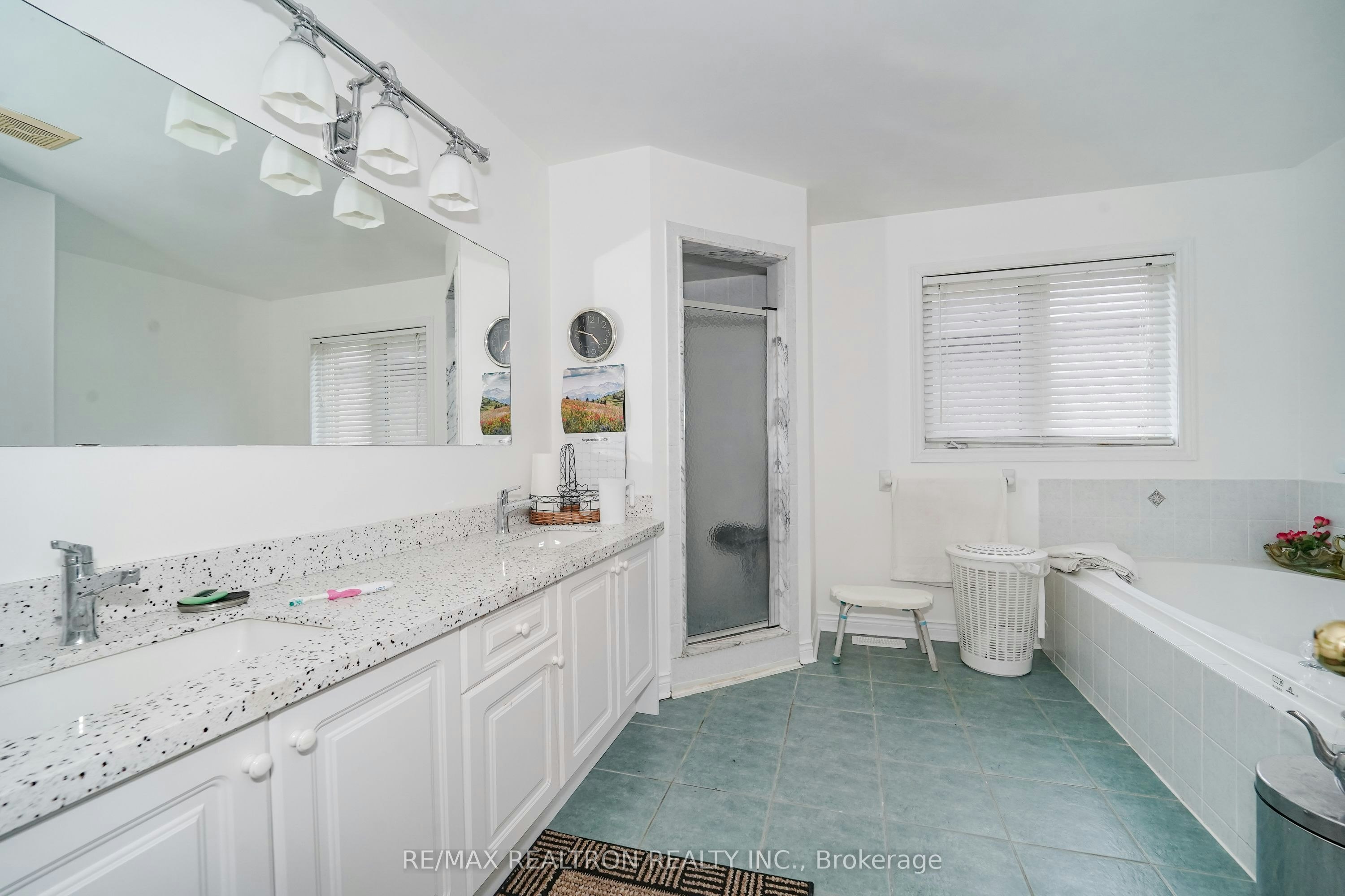 160 Dooley Crescent, Ajax, ON, L1T 4J7 - 19