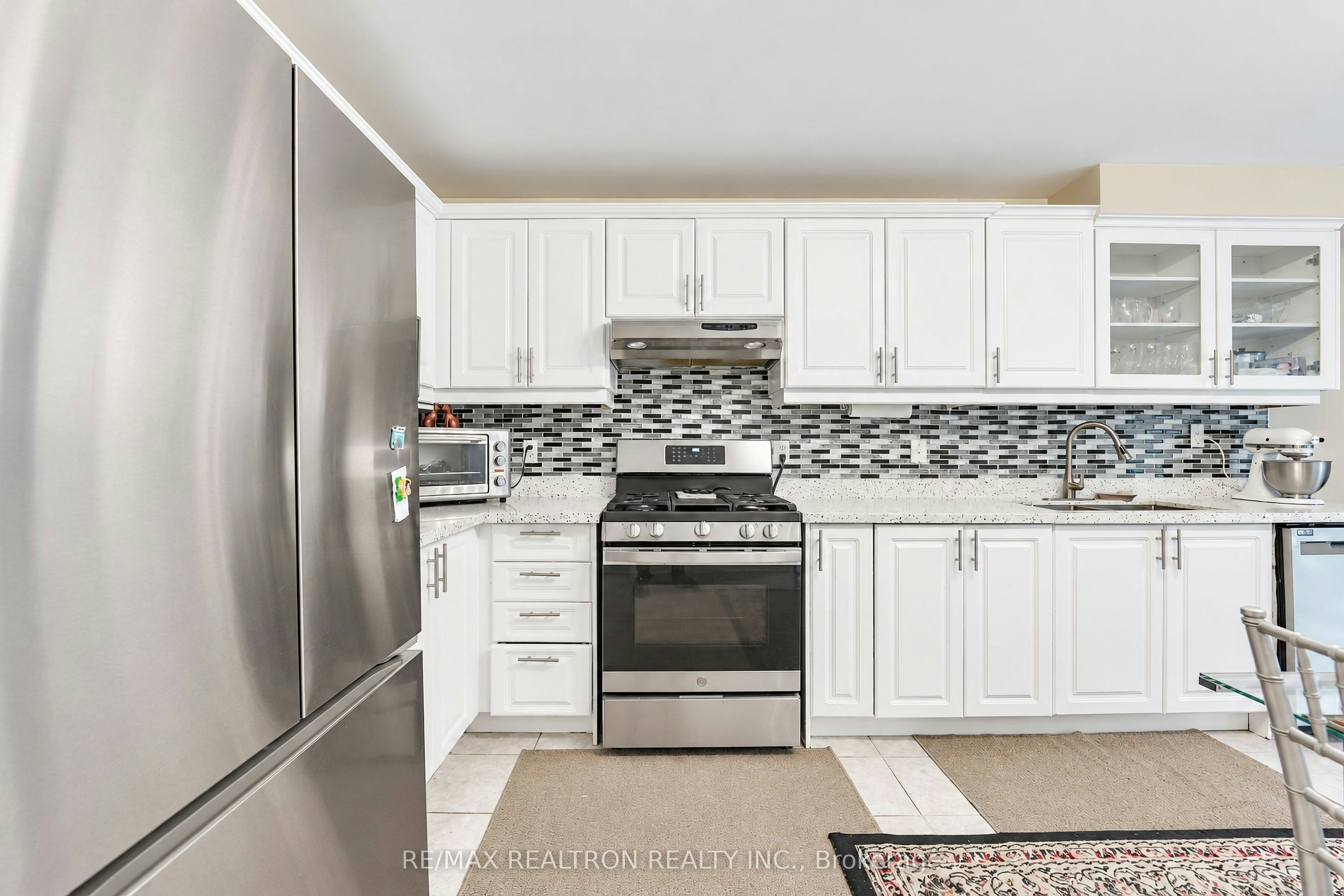 160 Dooley Crescent, Ajax, ON, L1T 4J7 - 10
