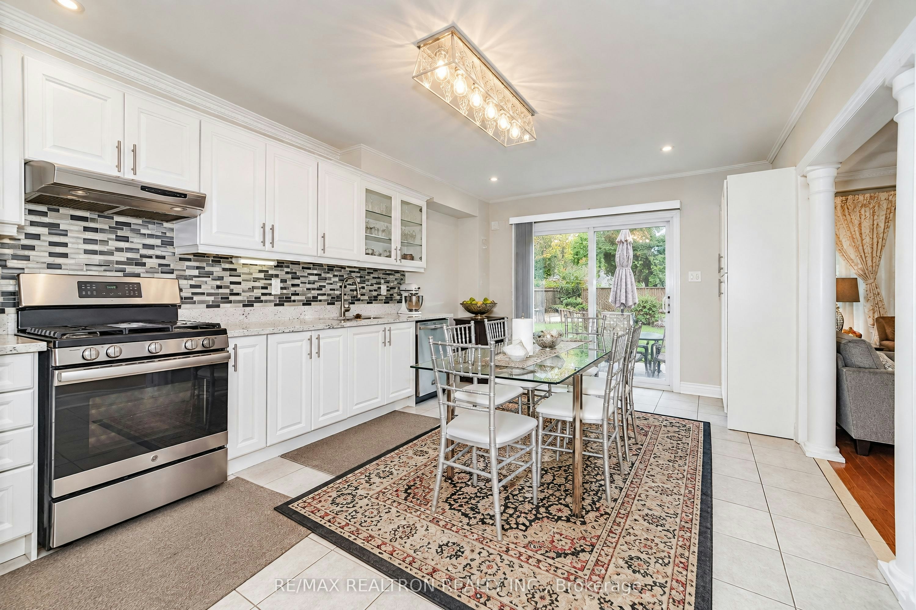 160 Dooley Crescent, Ajax, ON, L1T 4J7 - 8