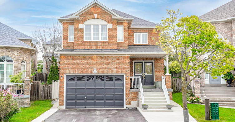 160 Dooley Crescent, Ajax, ON, L1T 4J7