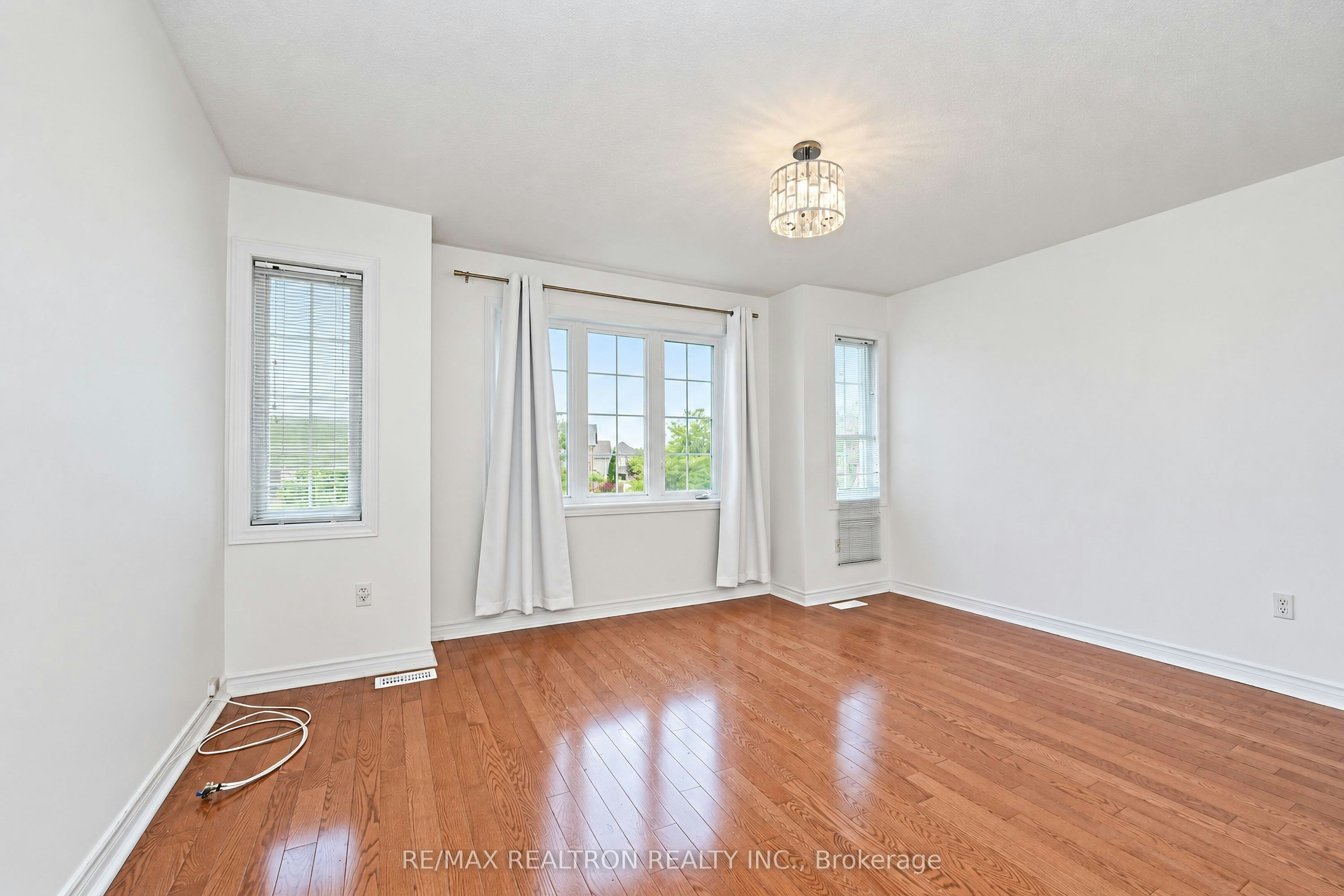 160 Dooley Crescent, Ajax, ON, L1T 4J7 - 17