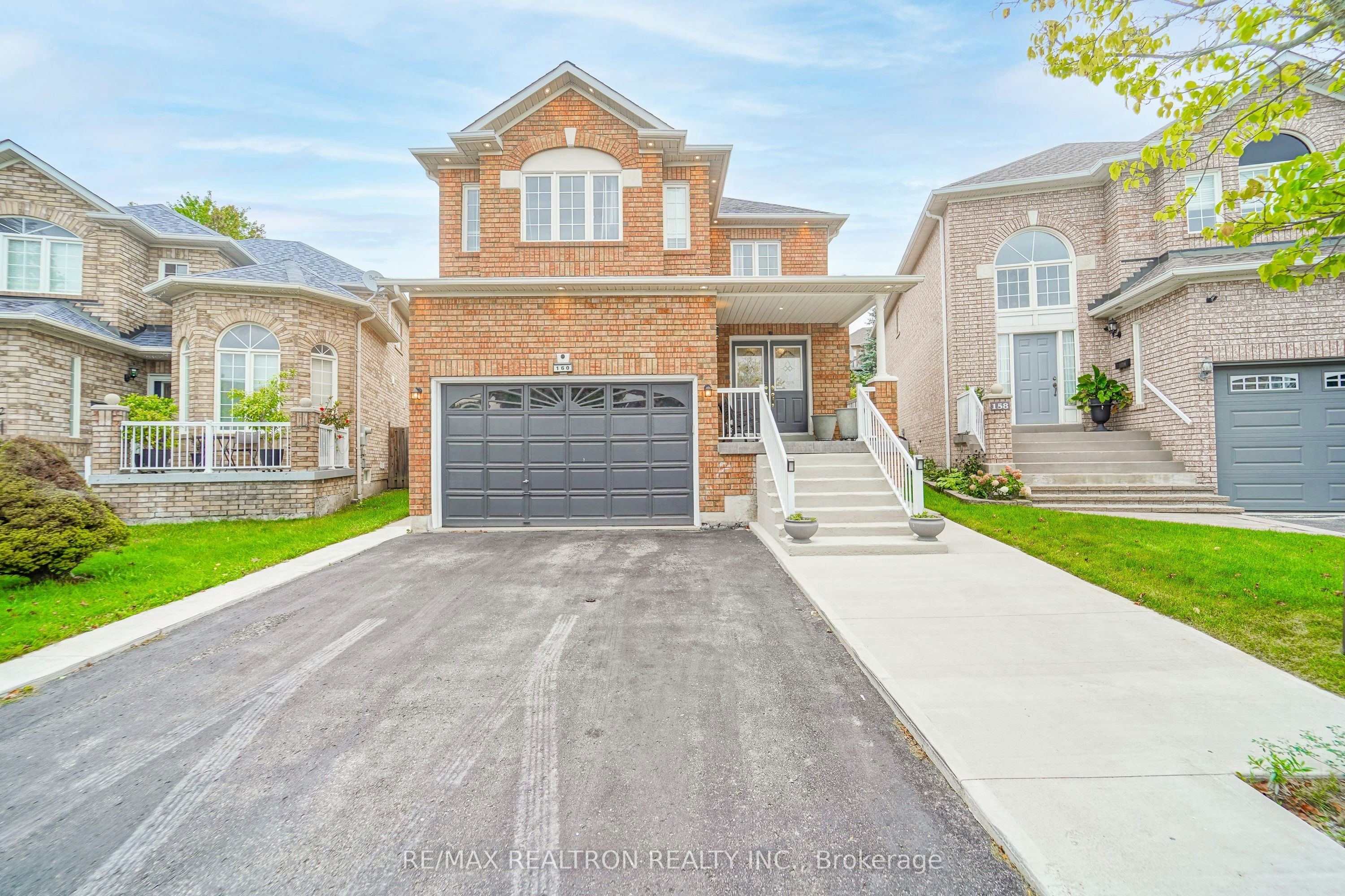 160 Dooley Crescent, Ajax, ON, L1T 4J7 - 2