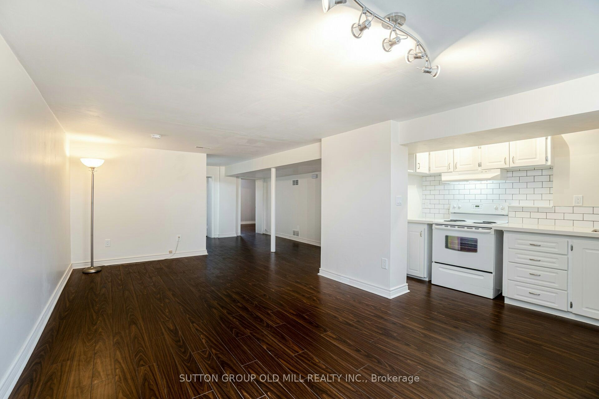 Lower-5 Applefield Drive, Toronto, ON, M1P 3X8 - 11