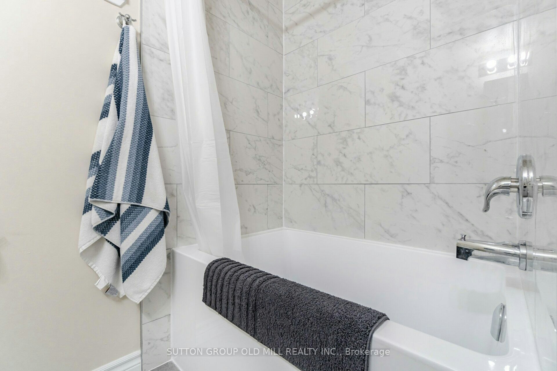 Lower-5 Applefield Drive, Toronto, ON, M1P 3X8 - 28