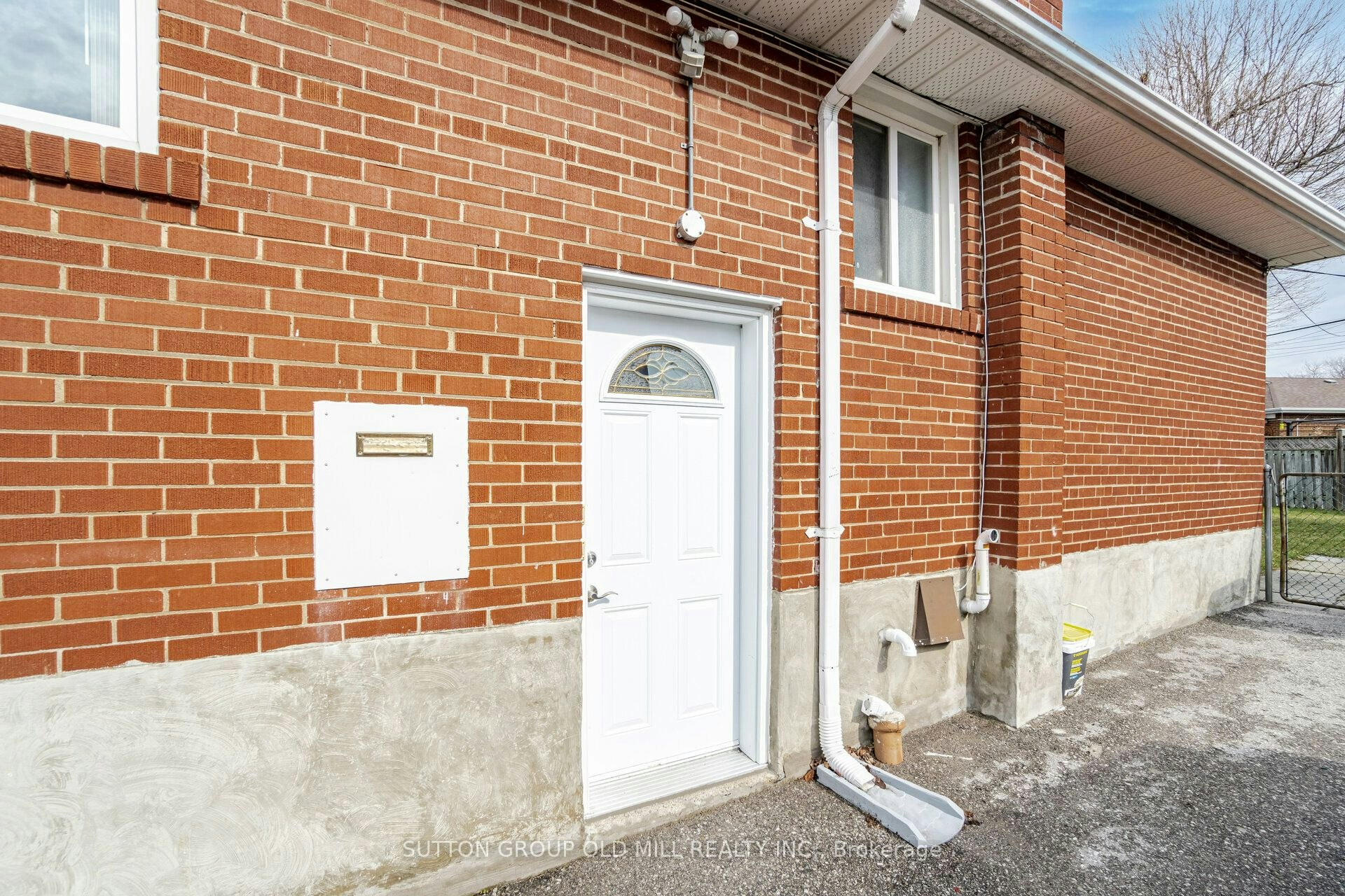 Lower-5 Applefield Drive, Toronto, ON, M1P 3X8 - 2