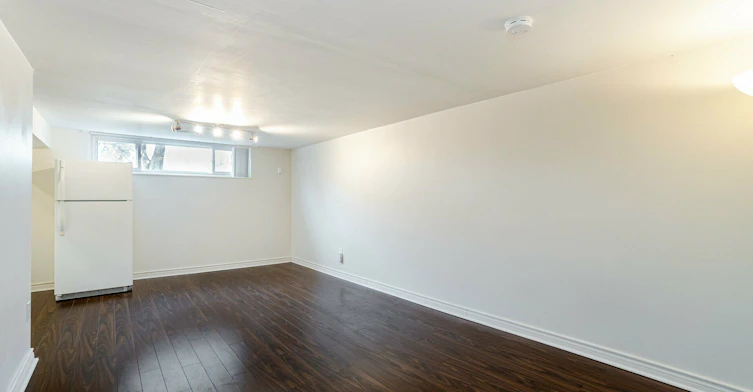 Lower-5 Applefield Drive, Toronto, ON, M1P 3X8 - 13