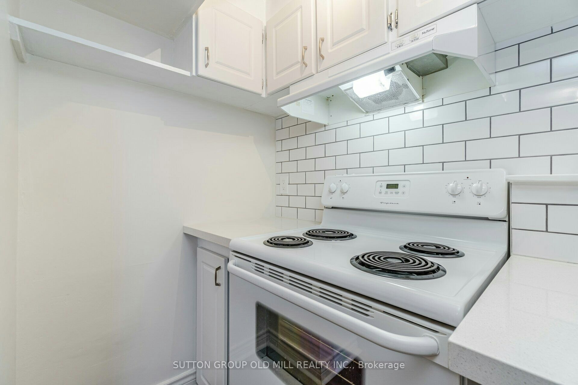 Lower-5 Applefield Drive, Toronto, ON, M1P 3X8 - 17
