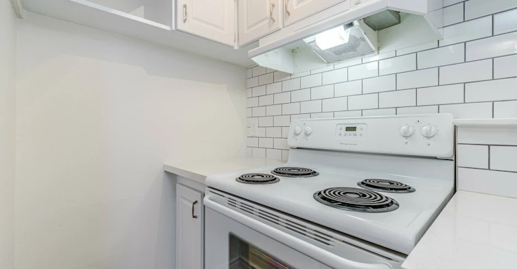 Lower-5 Applefield Drive, Toronto, ON, M1P 3X8 - 17