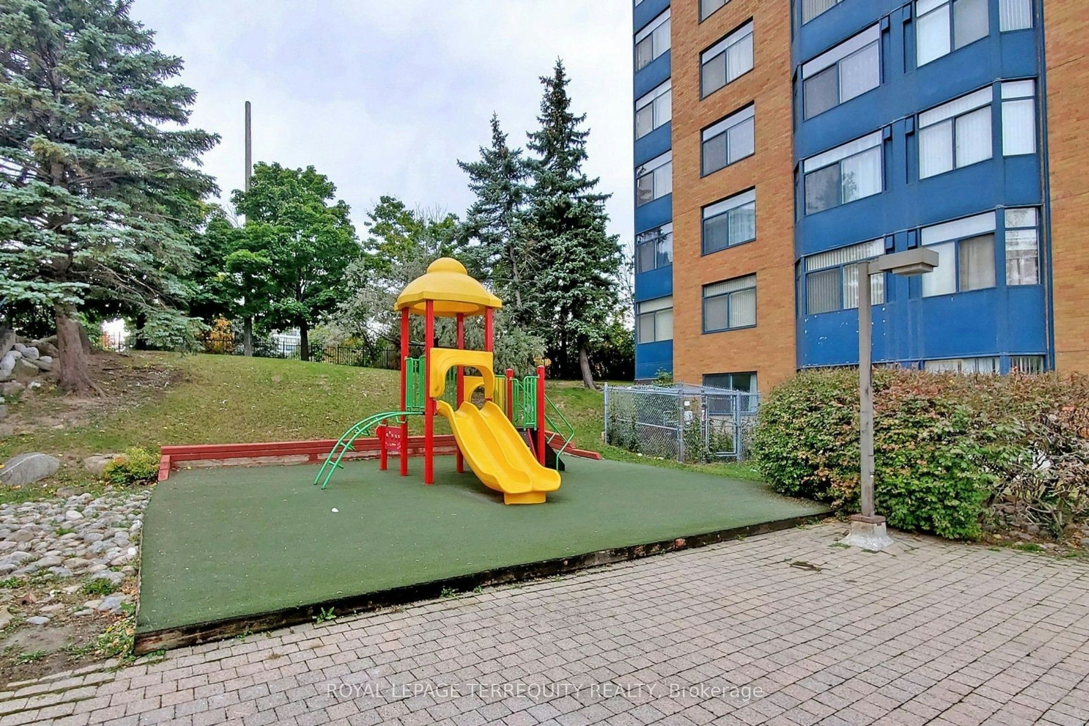 705-80 Alton Towers Circle, Toronto, ON, M1V 5E8 - 43