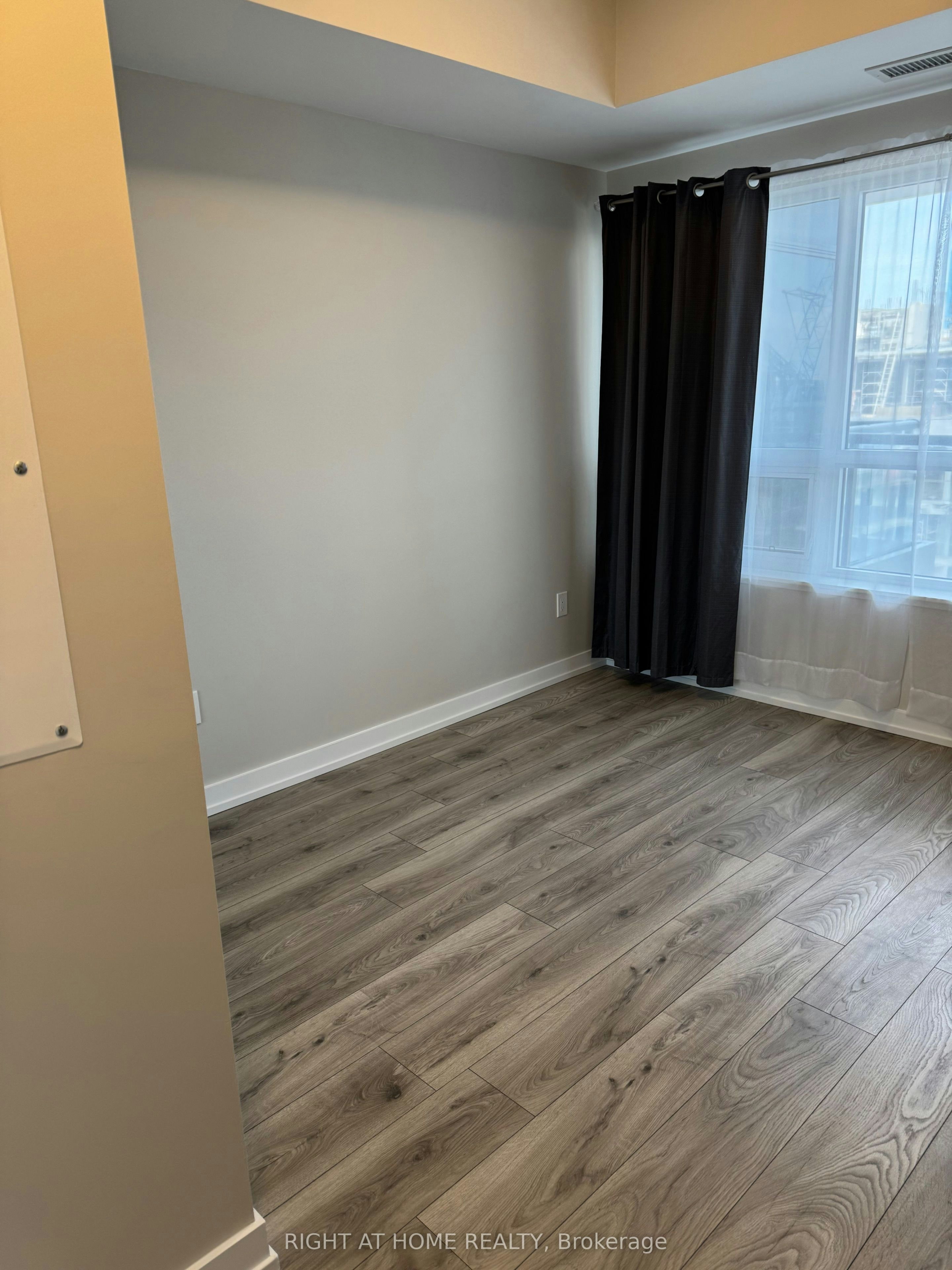 602-1455 Celebration Drive, Pickering, ON, L1W 1L8 - 4