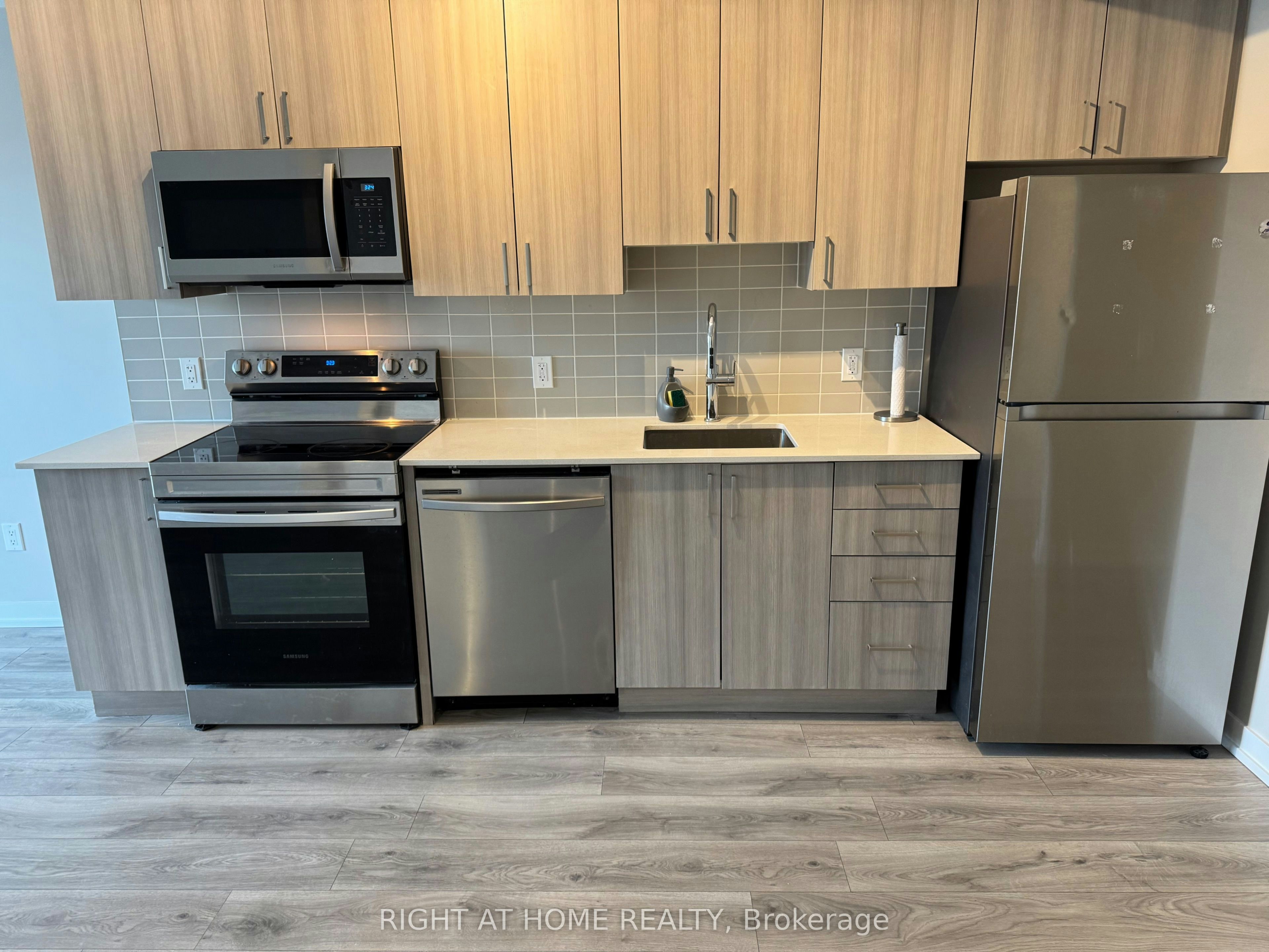 602-1455 Celebration Drive, Pickering, ON, L1W 1L8 - 2