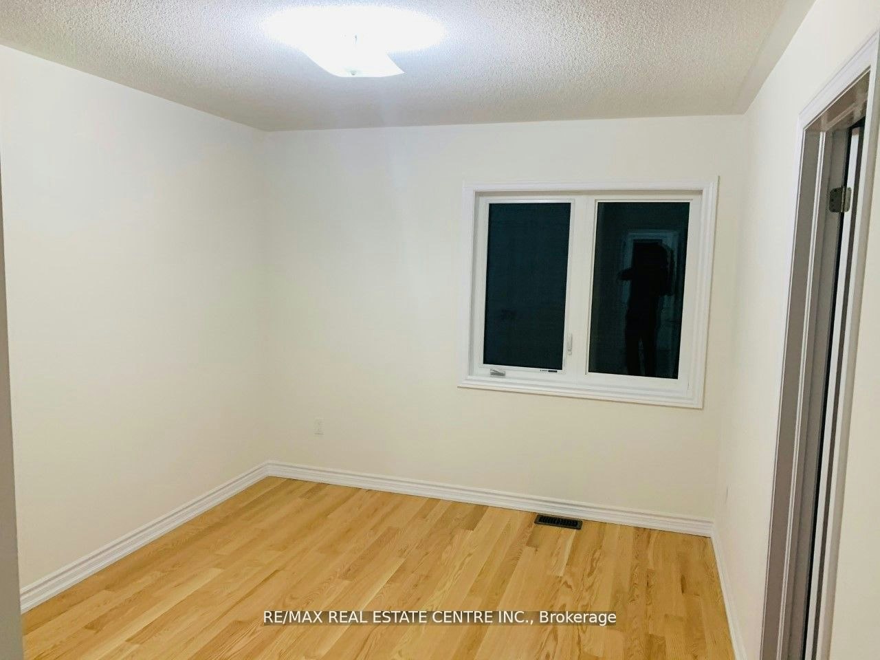 Upper-21 Whitefish Street, Whitby, ON, L1P 0K5 - 8