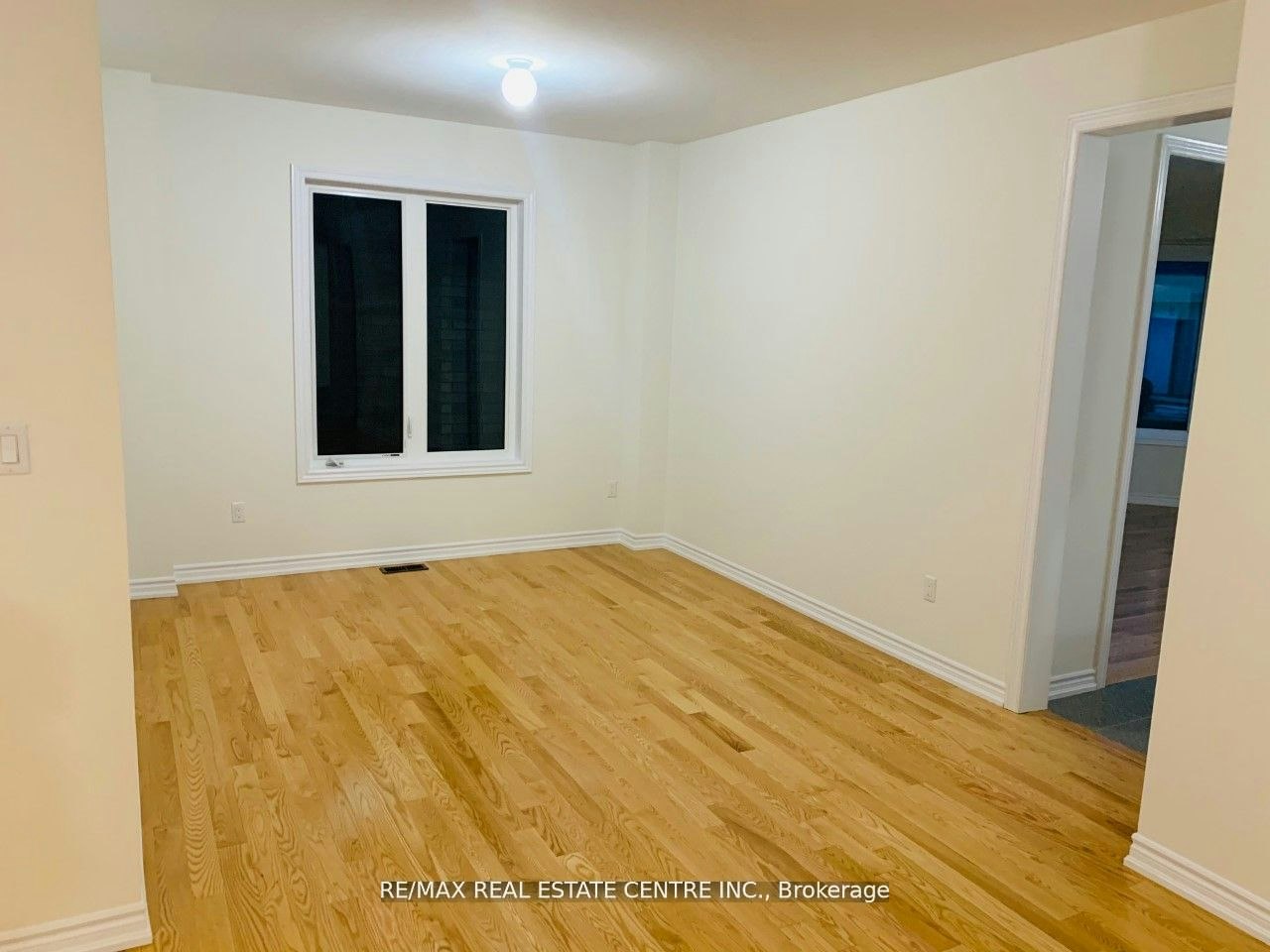 Upper-21 Whitefish Street, Whitby, ON, L1P 0K5 - 10