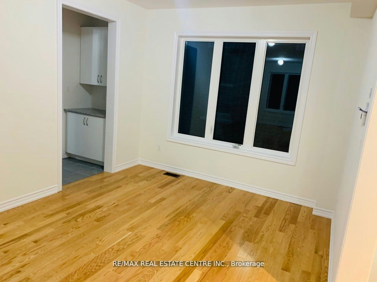 Upper-21 Whitefish Street, Whitby, ON, L1P 0K5 - 7