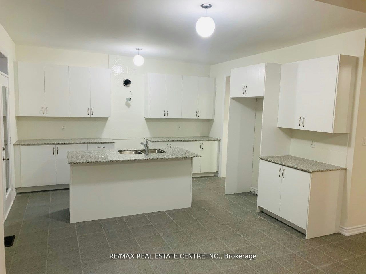 Upper-21 Whitefish Street, Whitby, ON, L1P 0K5 - 3
