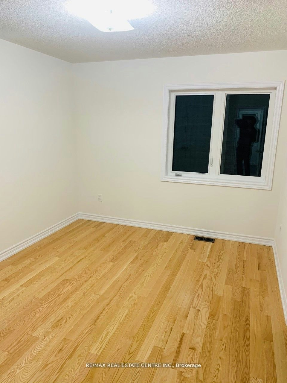 Upper-21 Whitefish Street, Whitby, ON, L1P 0K5 - 12