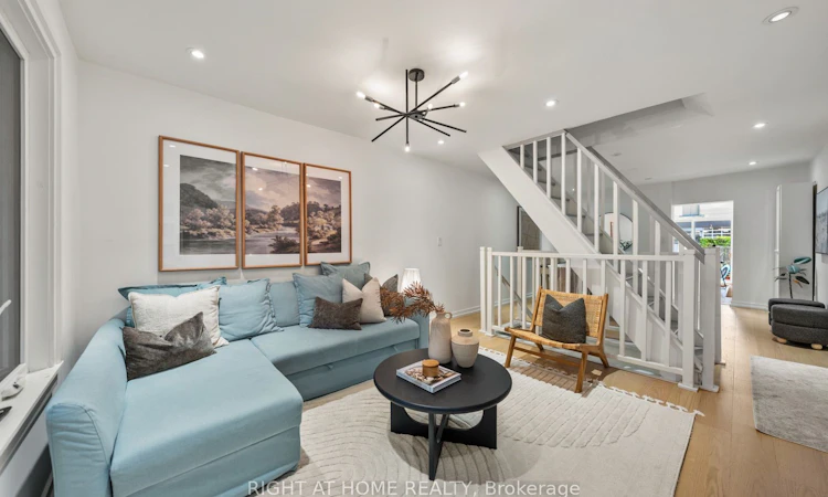 5 1/2 Luttrell Avenue