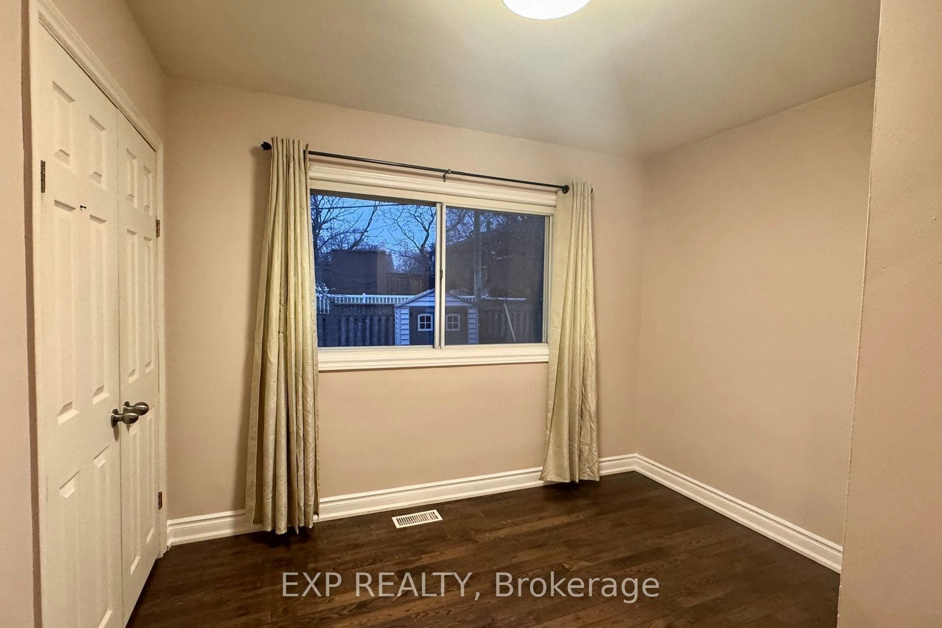 69 Hollyhedge Drive, Toronto, ON, M1J 1X4 - 9