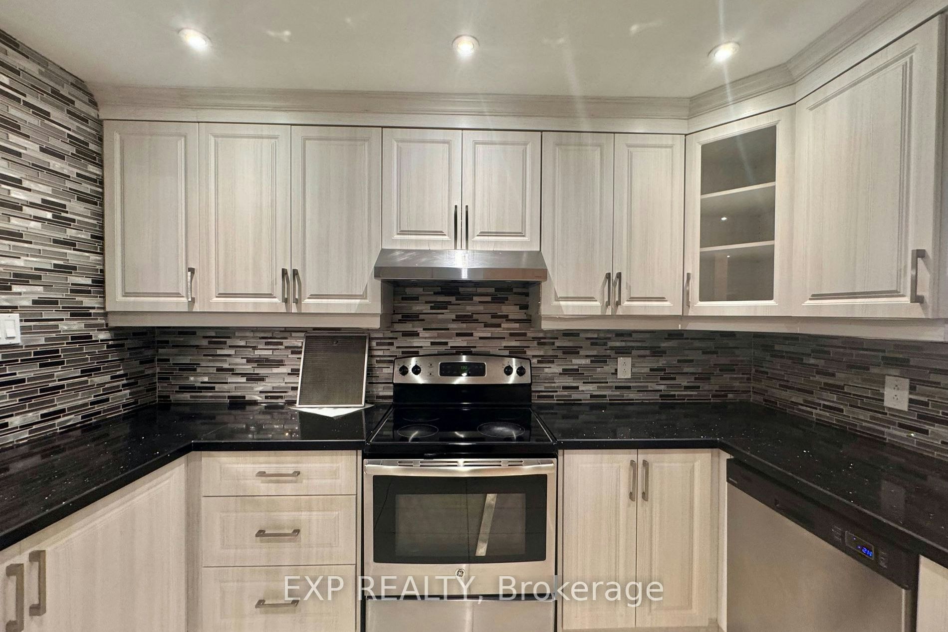 69 Hollyhedge Drive, Toronto, ON, M1J 1X4 - 5