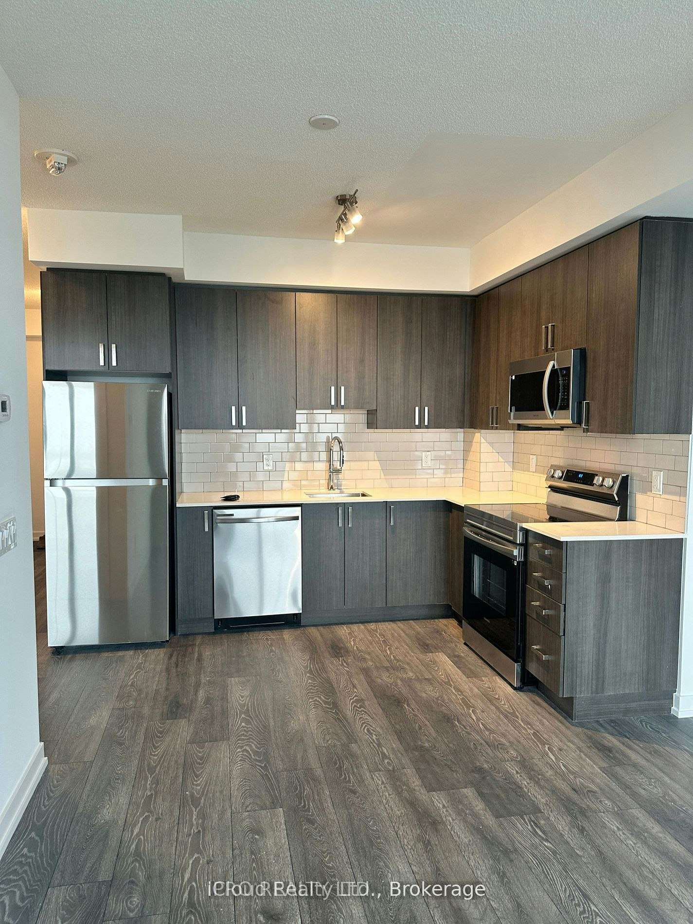 2511-1455 Celebration Drive, Pickering, ON, L1W 1L8 - 3