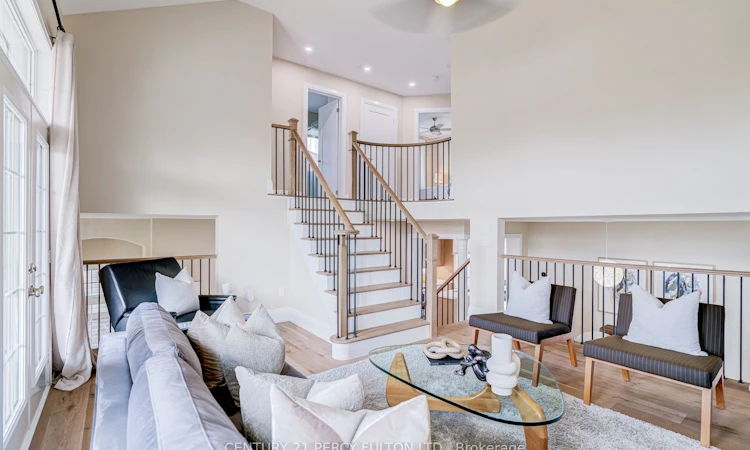 1825 Parkhurst Crescent