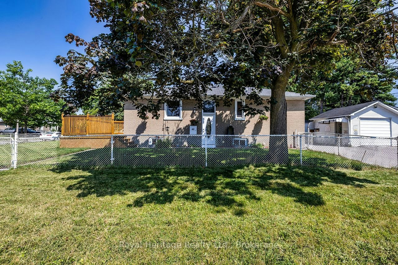42 Thorncroft Crescent, Ajax, ON, L1S 2S2