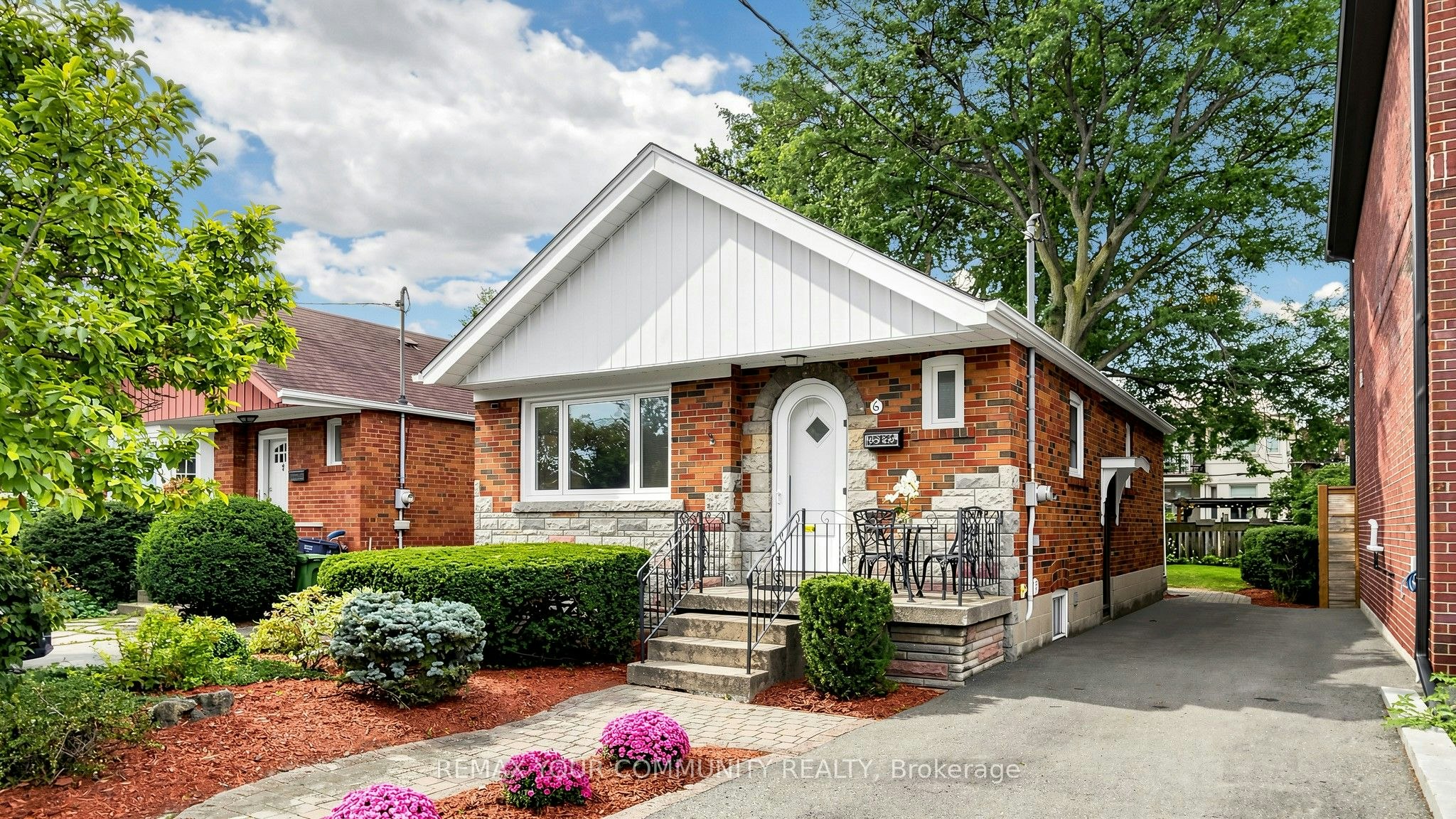 6 Athlone Road, Toronto, ON, M4J 4H2