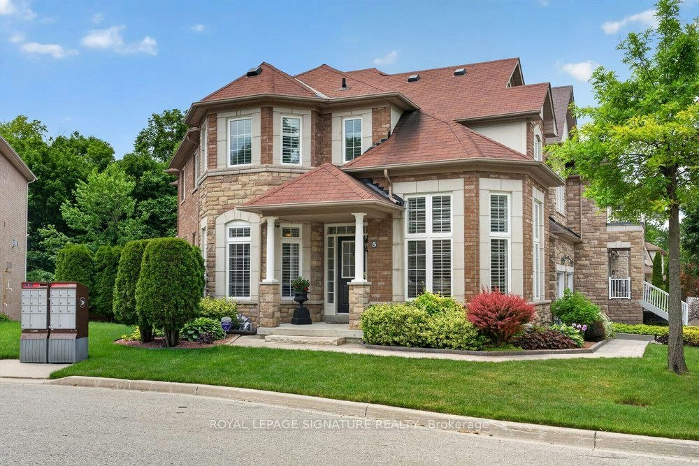 5 Broderick Place, Toronto, ON, M1L 0E3