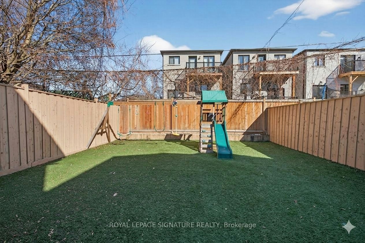 Lower-61B Bexhill Avenue, Toronto, ON, M1L 3B7 - 16