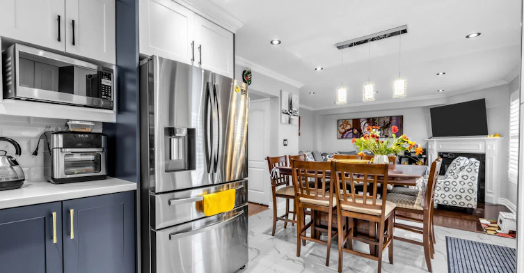 15 Middlecote Drive, Ajax, ON, L1T 0A4 - 10