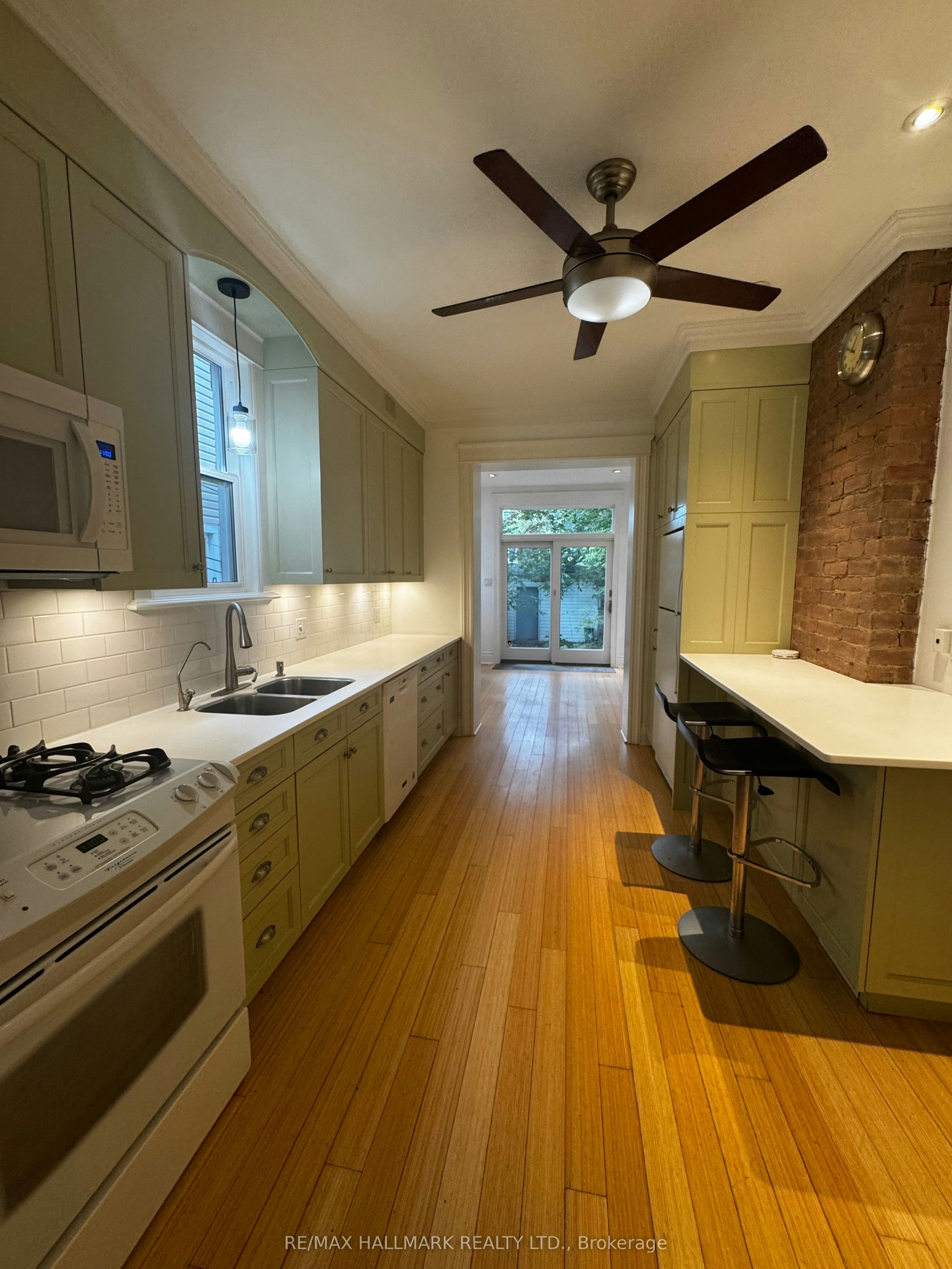 145 Eaton Avenue, Toronto, ON, M4J 2Z9 - 8