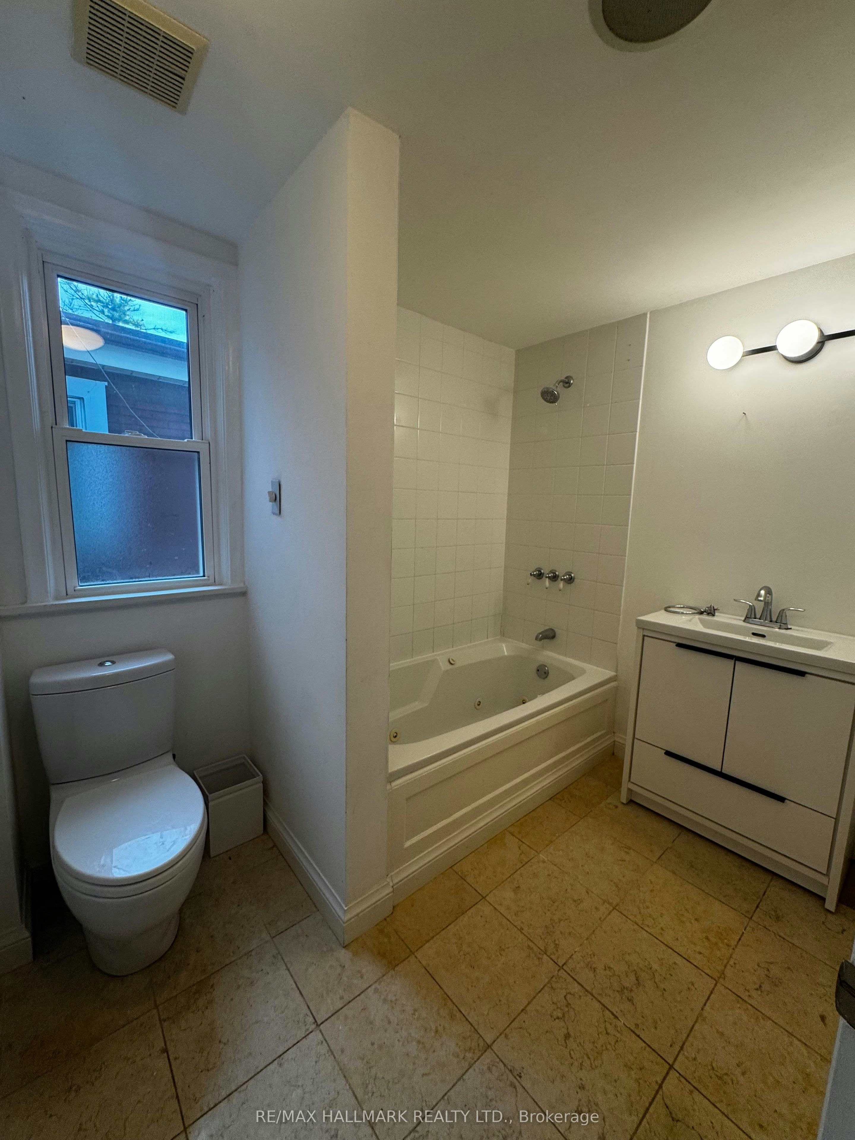 145 Eaton Avenue, Toronto, ON, M4J 2Z9 - 17