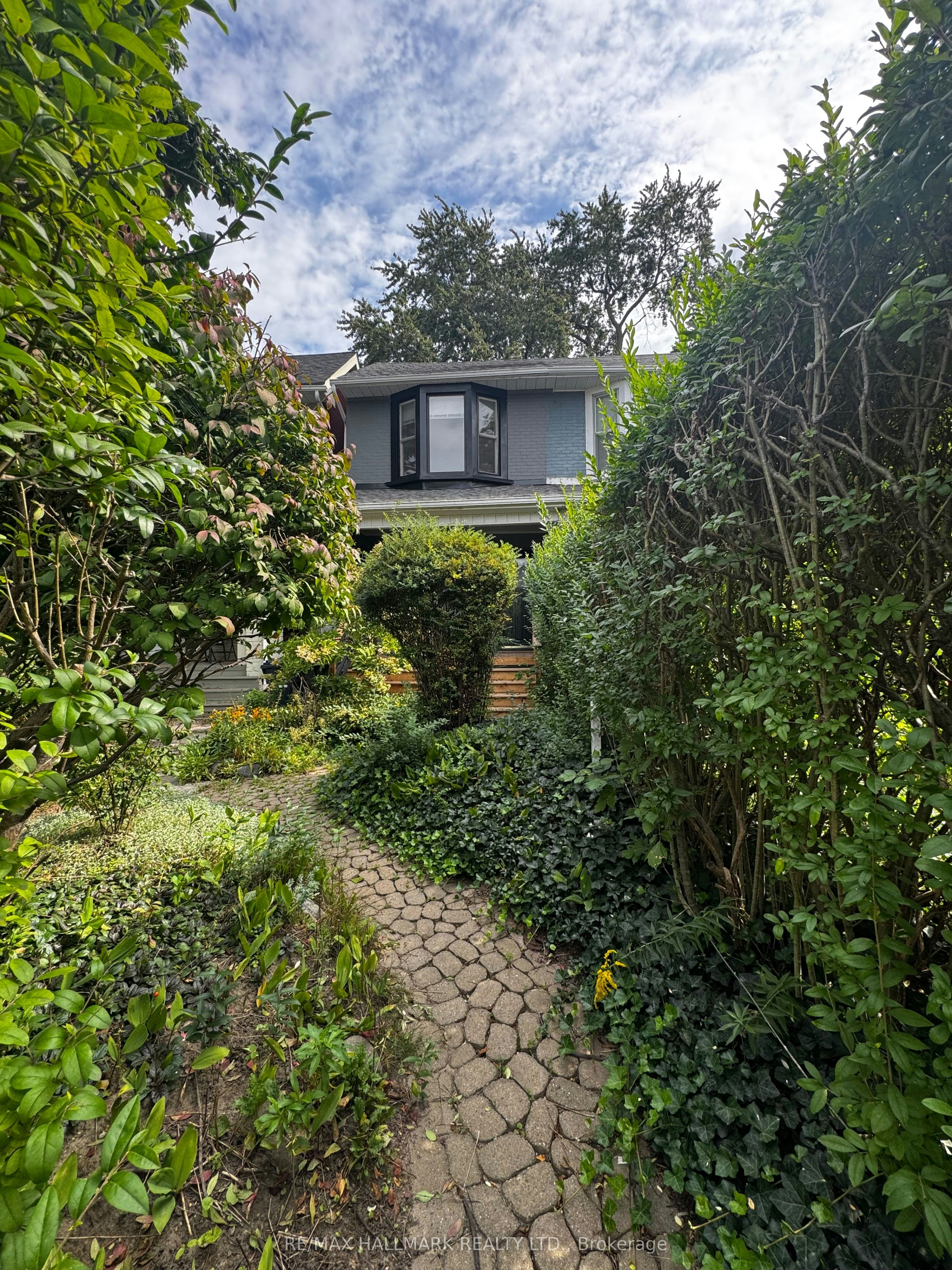 145 Eaton Avenue, Toronto, ON, M4J 2Z9