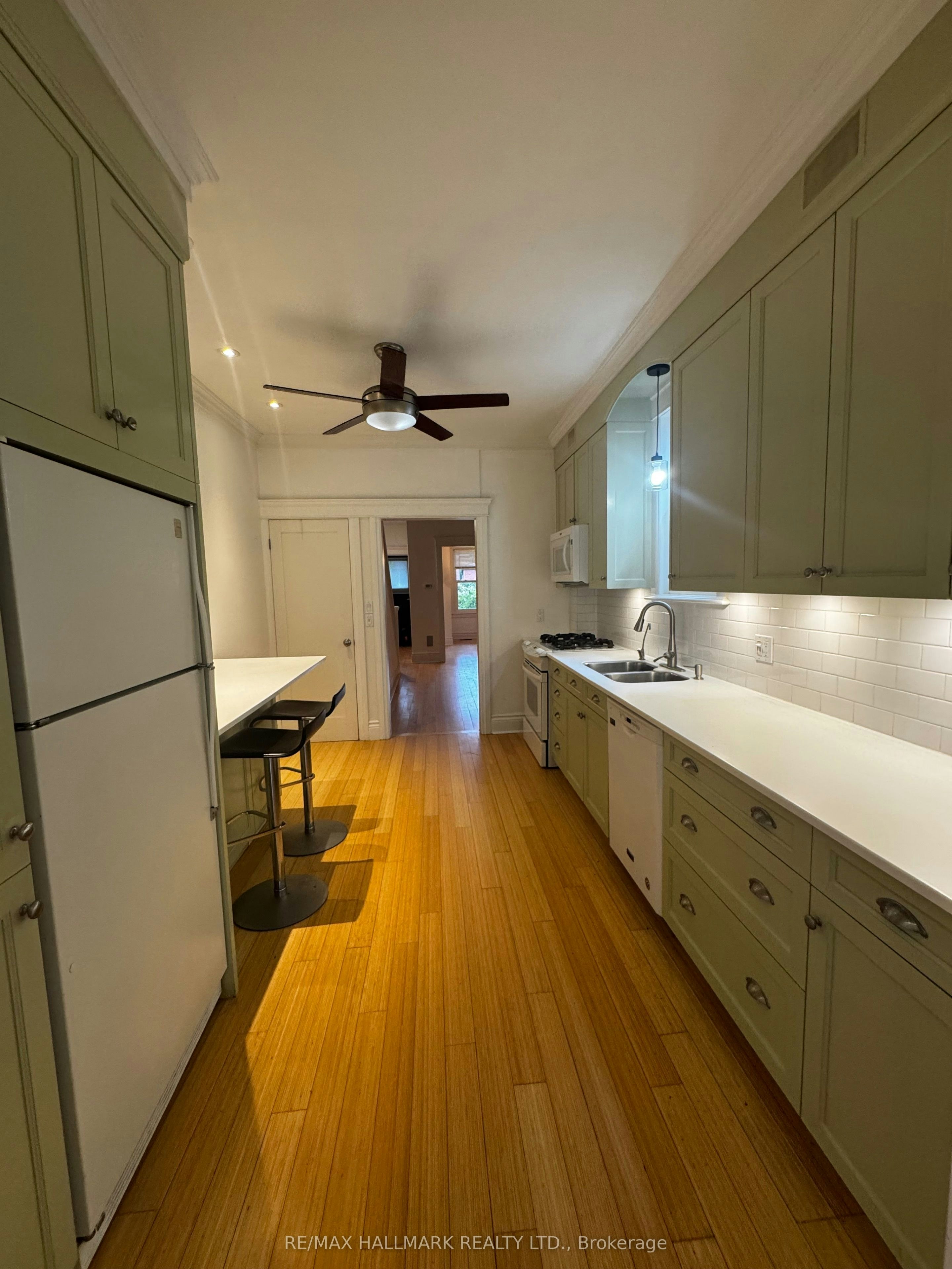145 Eaton Avenue, Toronto, ON, M4J 2Z9 - 7