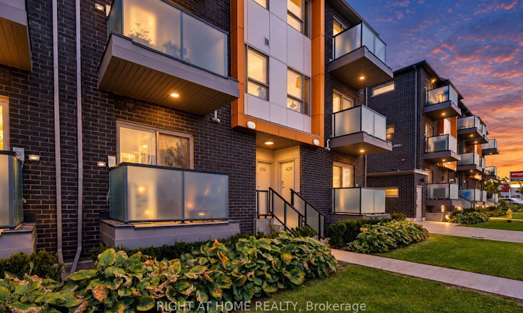 429-2789 Eglinton Avenue E