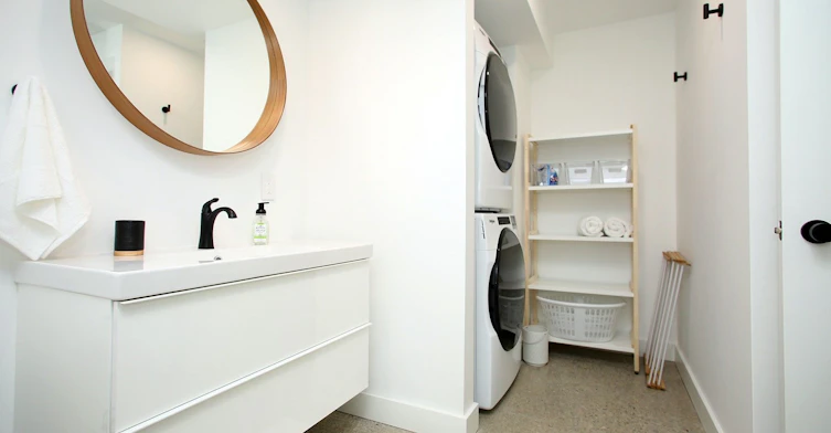 Bsmt-354 Main Street, Toronto, ON, M4C 4X7 - 11