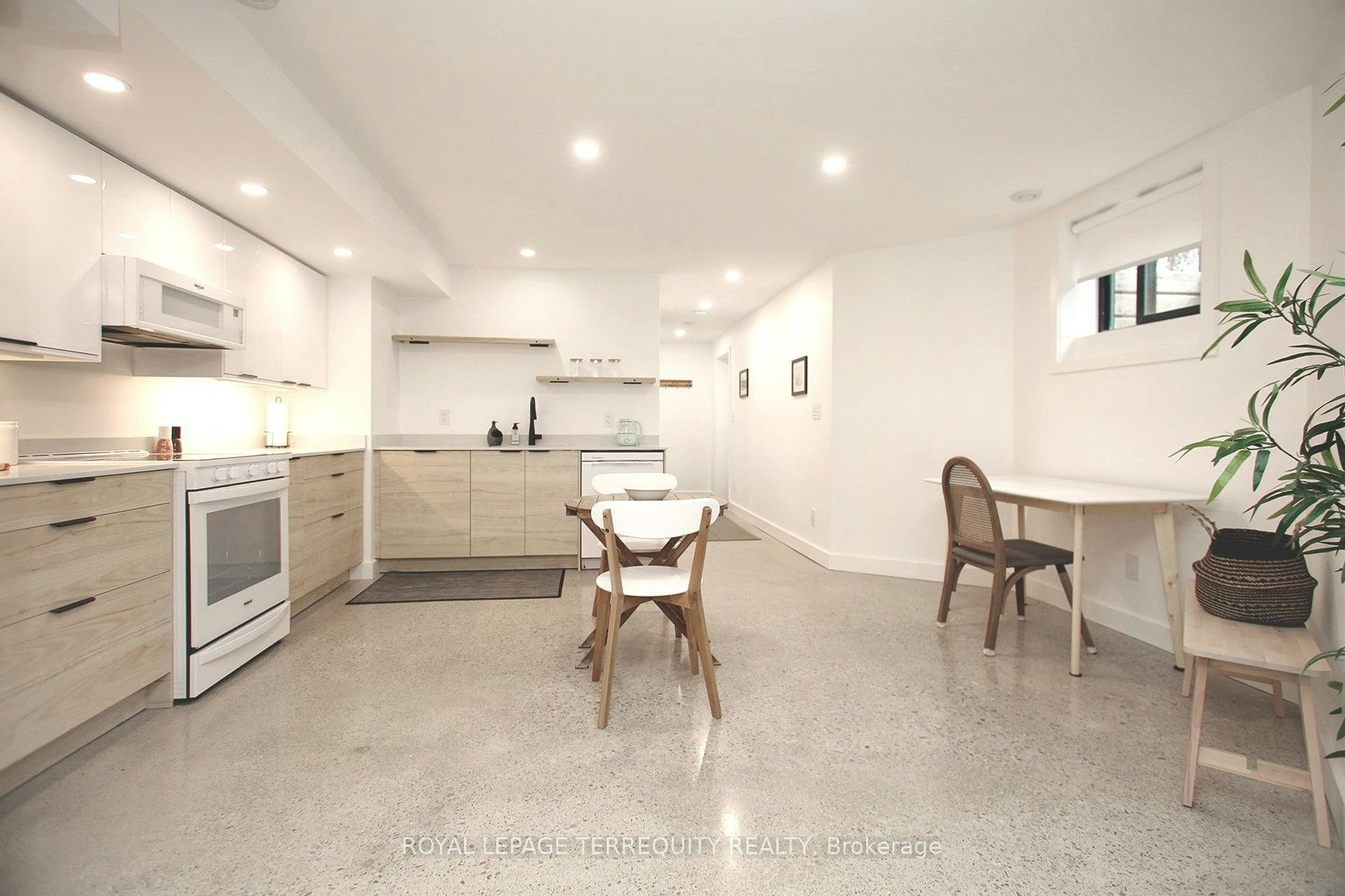 Bsmt-354 Main Street, Toronto, ON, M4C 4X7 - 7