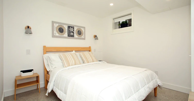 Bsmt-354 Main Street, Toronto, ON, M4C 4X7 - 16