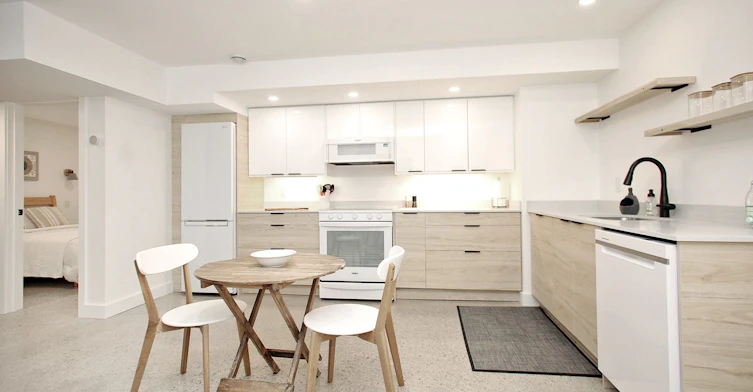 Bsmt-354 Main Street, Toronto, ON, M4C 4X7 - 4
