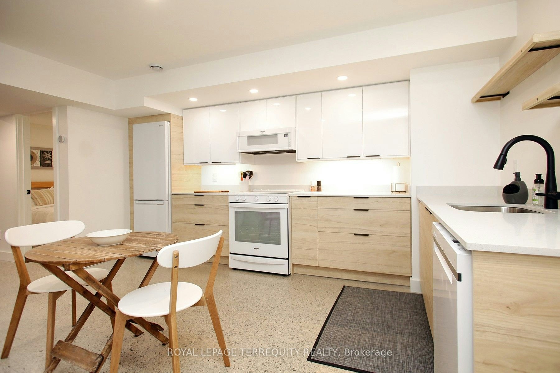 Bsmt-354 Main Street, Toronto, ON, M4C 4X7 - 6