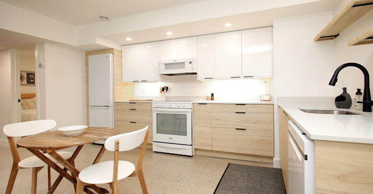 Bsmt-354 Main Street, Toronto, ON, M4C 4X7 - 6