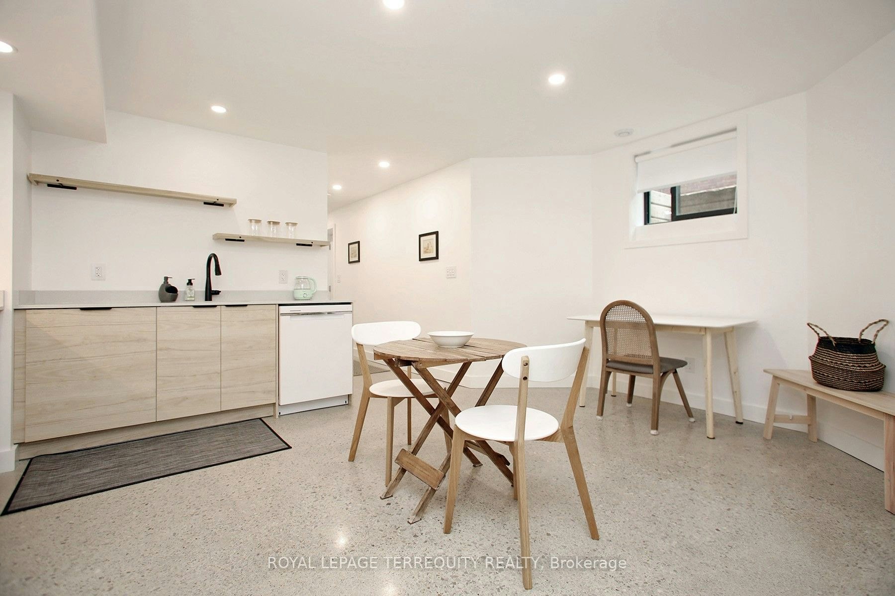 Bsmt-354 Main Street, Toronto, ON, M4C 4X7 - 5