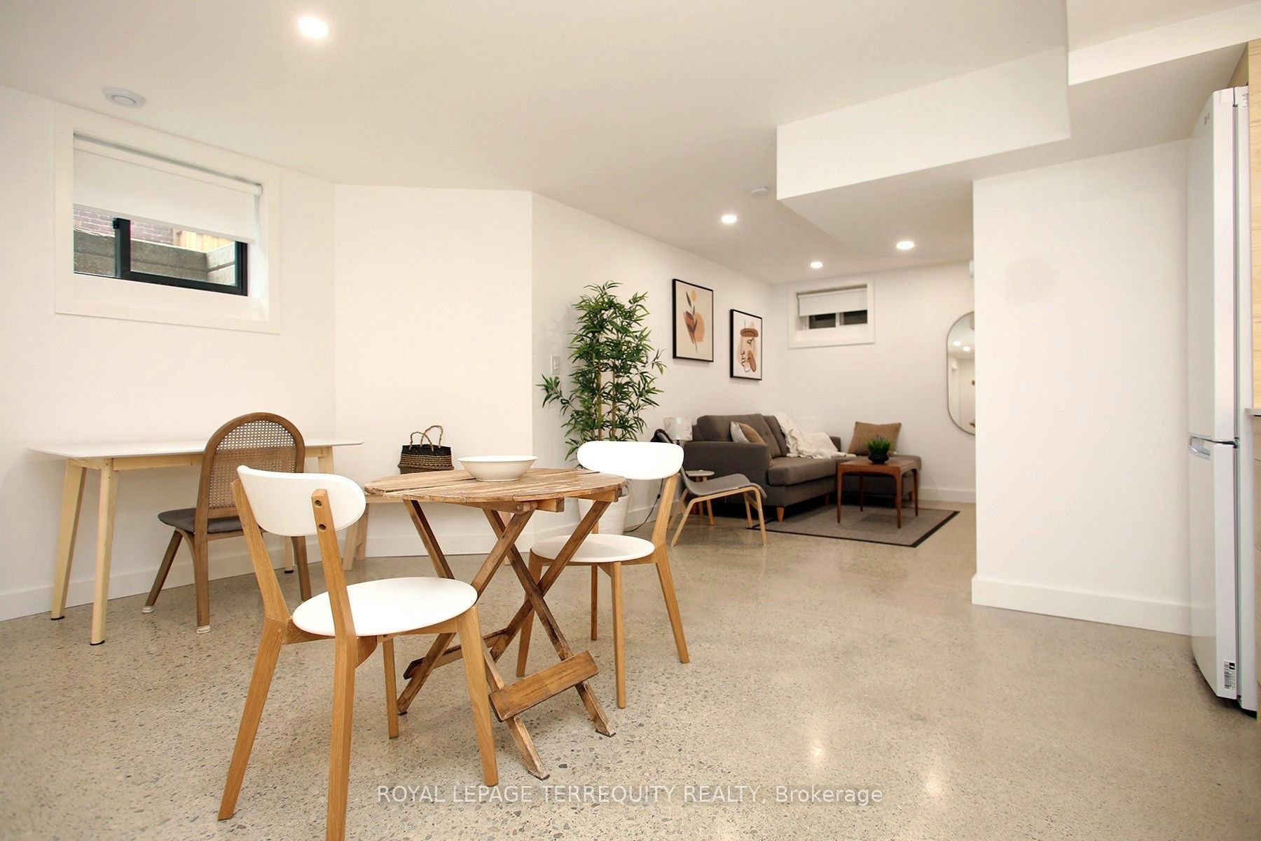 Bsmt-354 Main Street, Toronto, ON, M4C 4X7 - 2