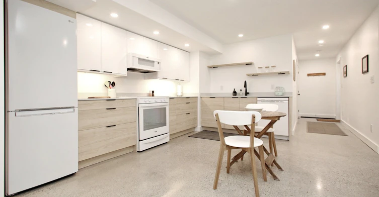 Bsmt-354 Main Street, Toronto, ON, M4C 4X7 - 8