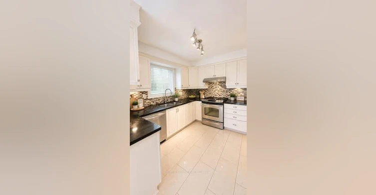 18 Larwood Boulevard, Toronto, ON, M1M 2M5 - 6